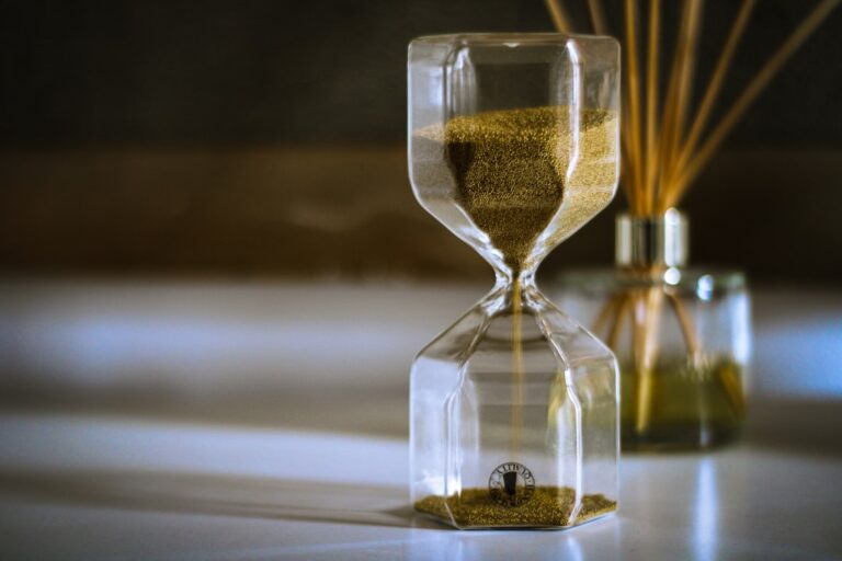 Photo hourglass loading screen